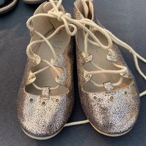 Zara Gold Ballet Toddler Shoe Size 6.5 in great condition